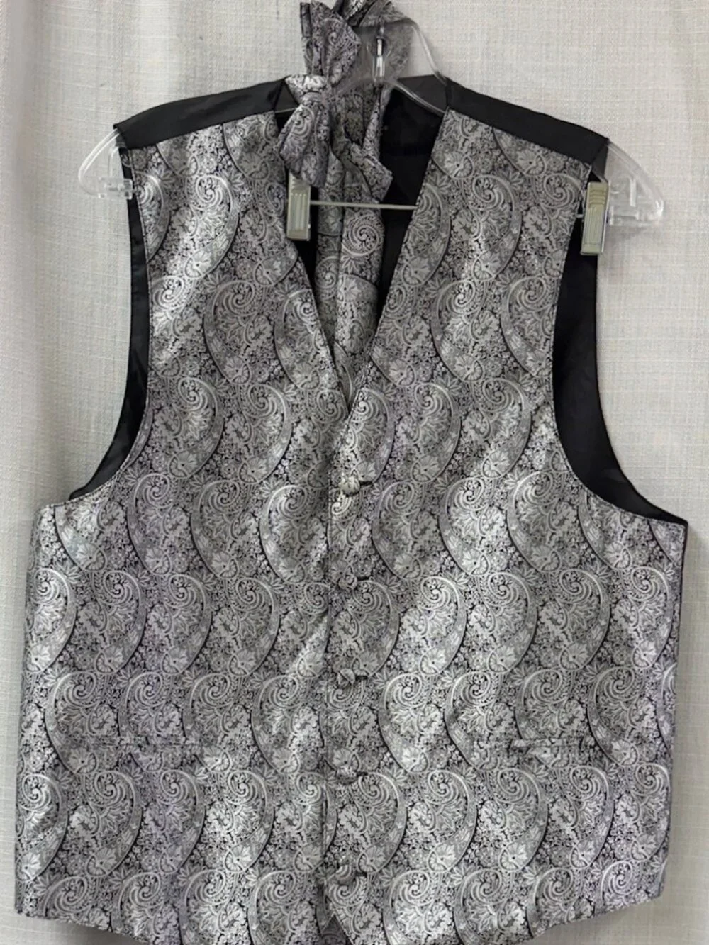 NWOT Amanti Vest Set Paisley - M
